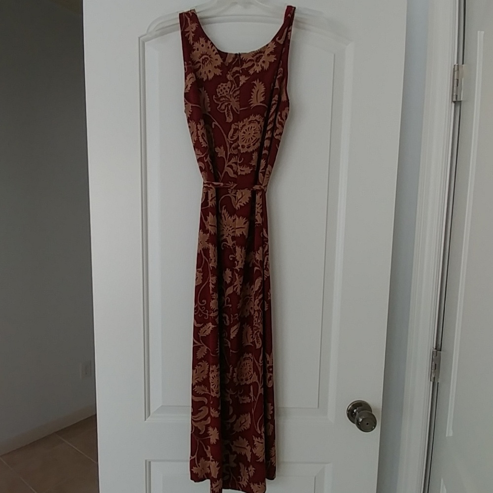 Dress - Picture 3 of 3